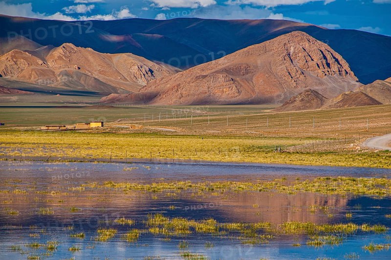 Beautiful mountain lake along the road from Ali and Gerze