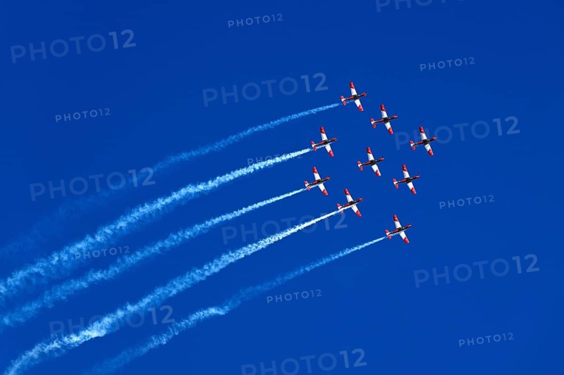Formation flight of the Patrouille Suisse with the PC-7 team