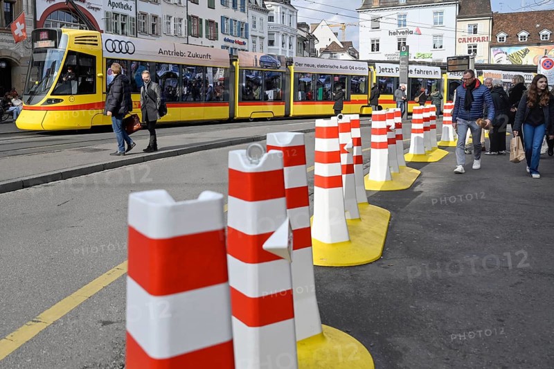 Safety bollards at Barfuesserplatz tram stop