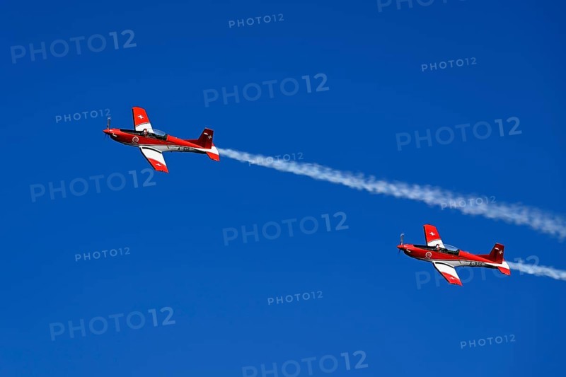 Formation flight of the Patrouille Suisse with the PC-7 team