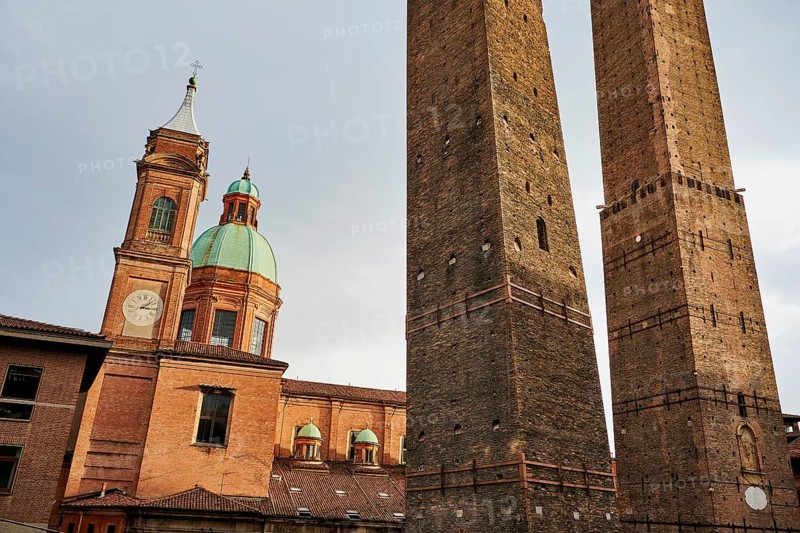 Garisenda and Asinelli towers