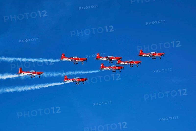 Formation flight of the Patrouille Suisse with the PC-7 team