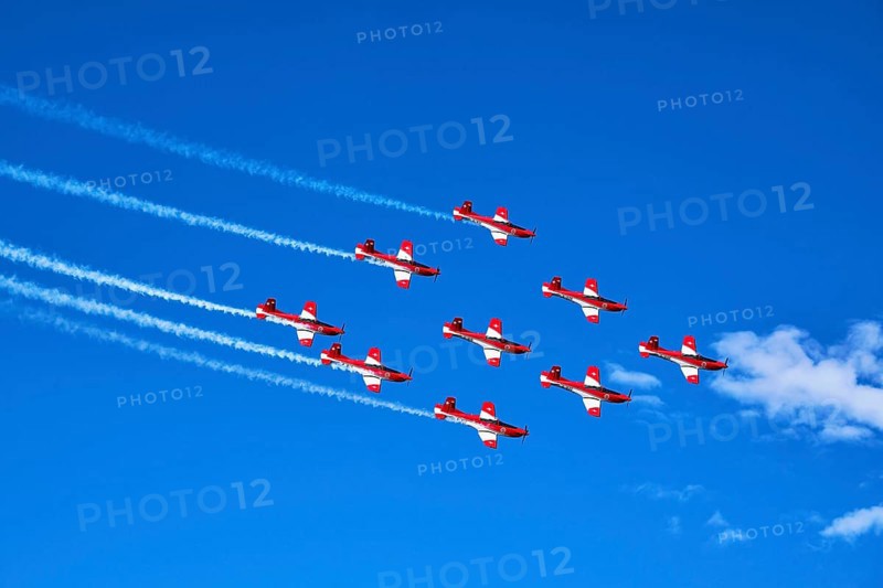 Formation flight of the Patrouille Suisse with the PC-7 team