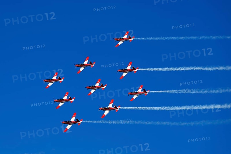 Formation flight of the Patrouille Suisse with the PC-7 team