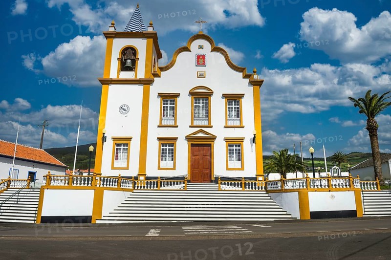 Church in Doze Ribeiras