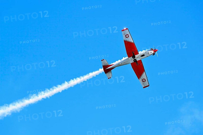 Formation flight of the Patrouille Suisse with the PC-7 team