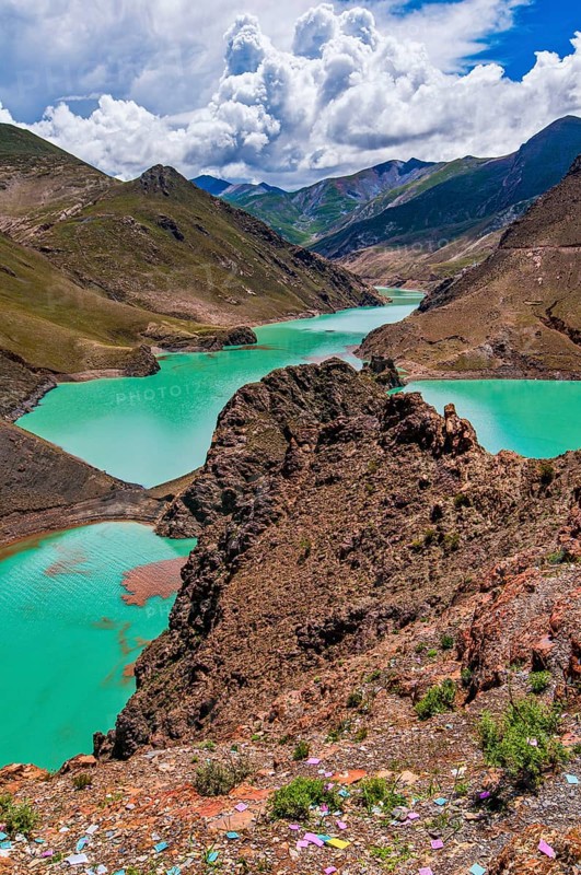 Turquoise lake on the Karo-La Pass along the Friendship Highway