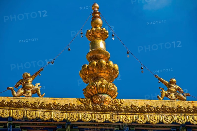 Buddhist roof decorations on the roof of the Tashilhunpo monastery
