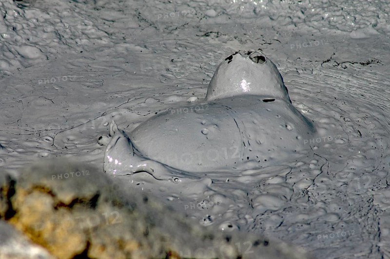 Smacking and bubbling mud springs
