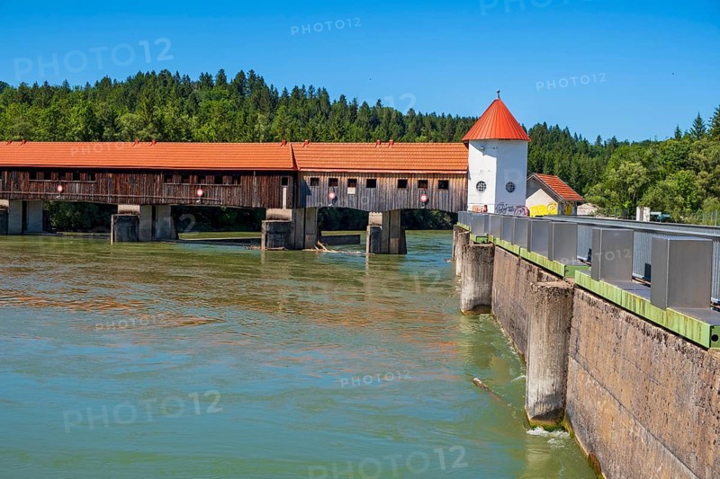 Ickinger Weir at the beginning of the Isar Canal