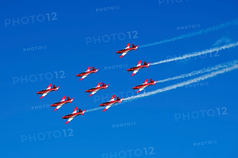 Formation flight of the Patrouille Suisse with the PC-7 team