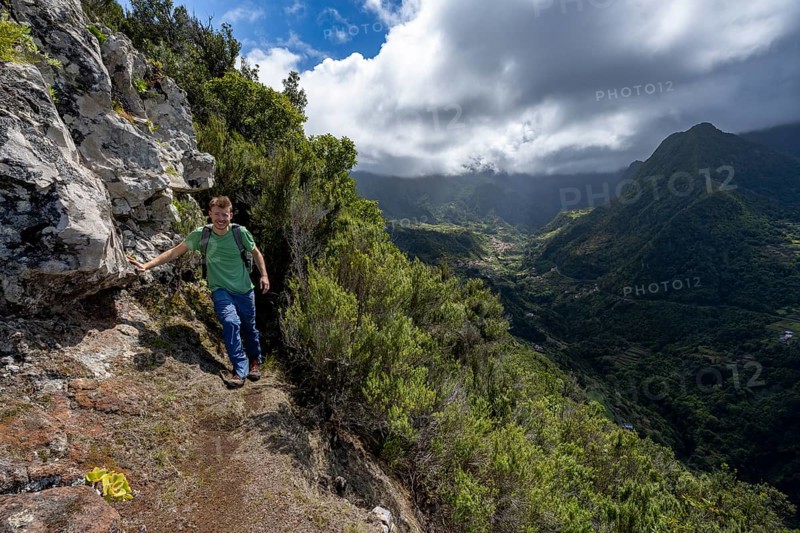 Hikers at Pico do Alto
