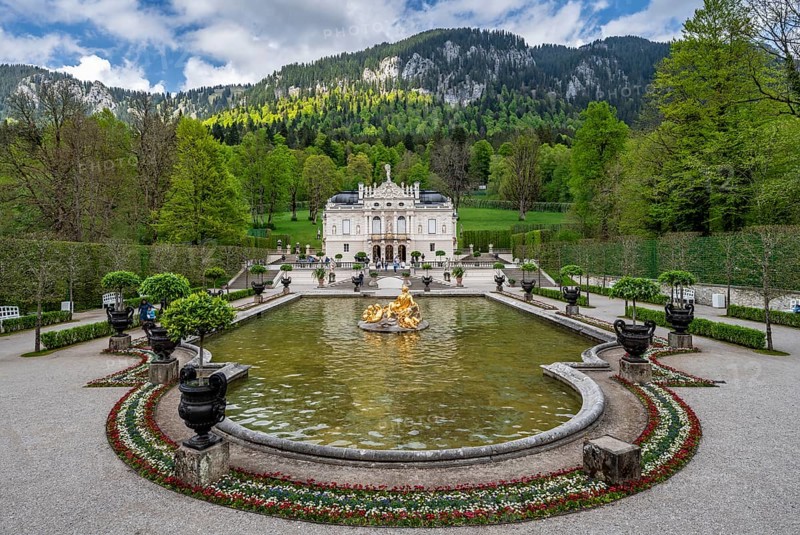 Royal Villa Linderhof Palace with fountain
