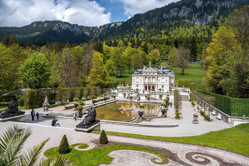 Royal Villa Linderhof Palace with fountain
