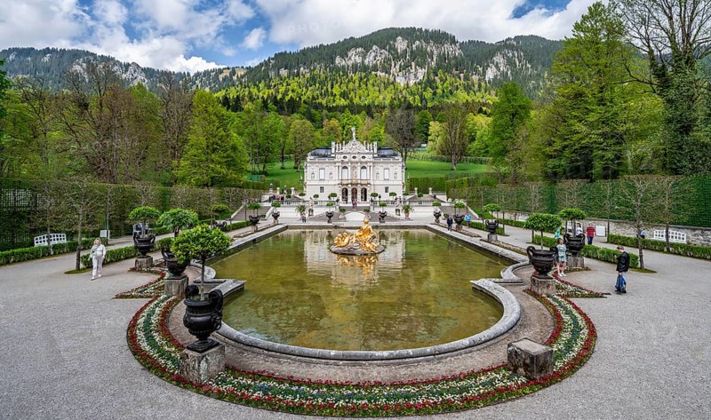 Royal Villa Linderhof Palace with fountain