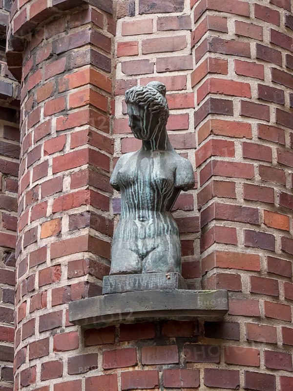 Sculpture Female Torso in Boettcherstrasse