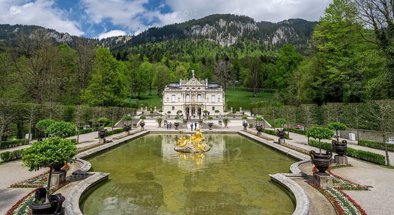 Royal Villa Linderhof Palace with fountain