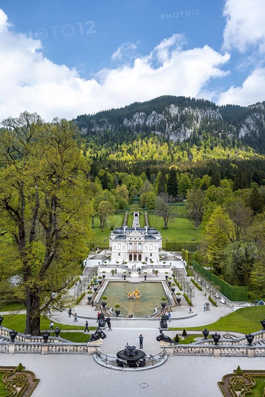 Royal Villa Linderhof Palace with fountain