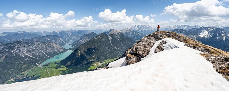 Hikers on the summit ridge of Thaneller