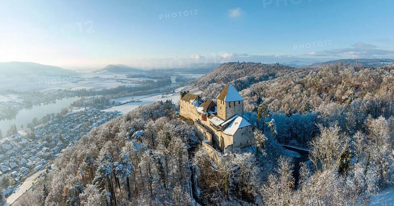Hohenklingen Castle above Stein am Rhein in winter