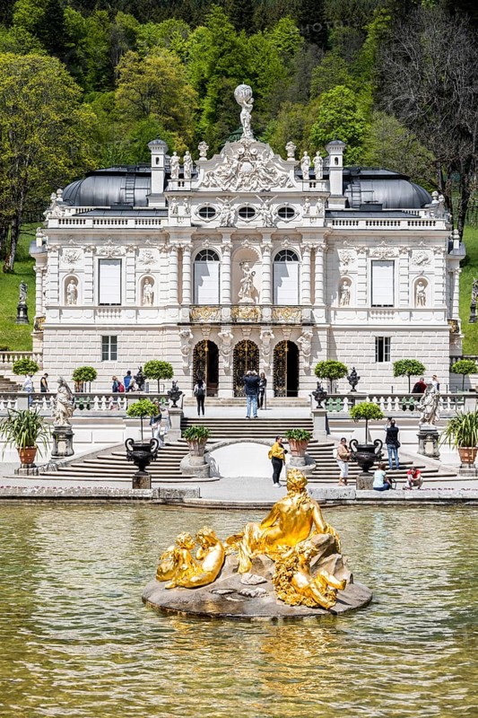 Royal Villa Linderhof Palace with fountain