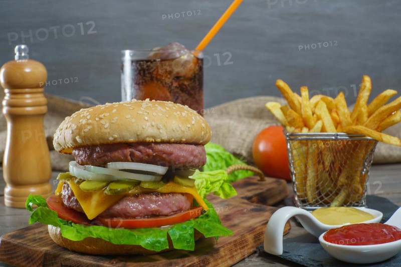 Hamburger complete with two meats