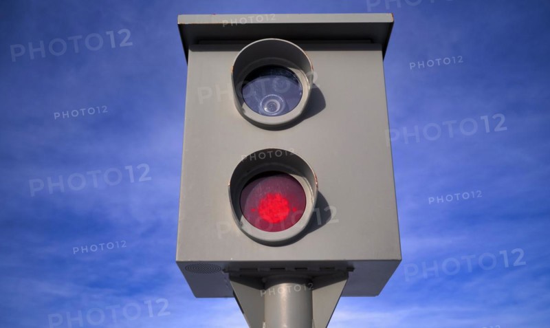 Stationary speed camera