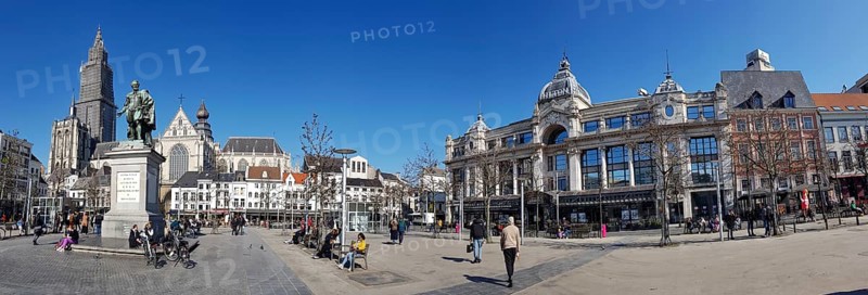 Panoramic photo of the Pieter Paul Rubens statue and historic buildings on the Groenplaats