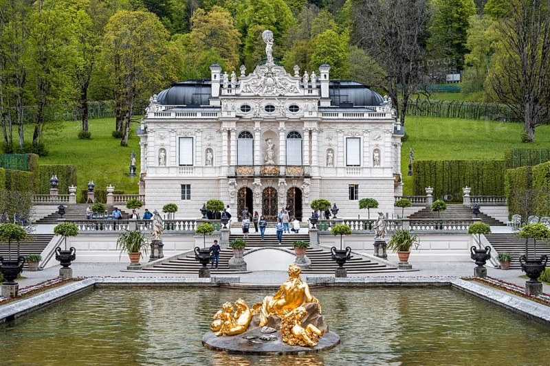 Royal Villa Linderhof Palace with fountain