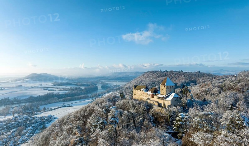 Hohenklingen Castle above Stein am Rhein in winter