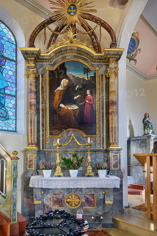 Side altar