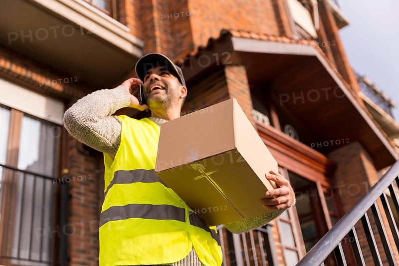 Parcel delivery man of an online store