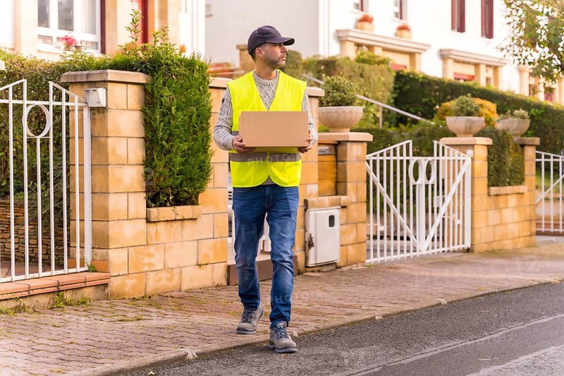 Package delivery driver from an online store
