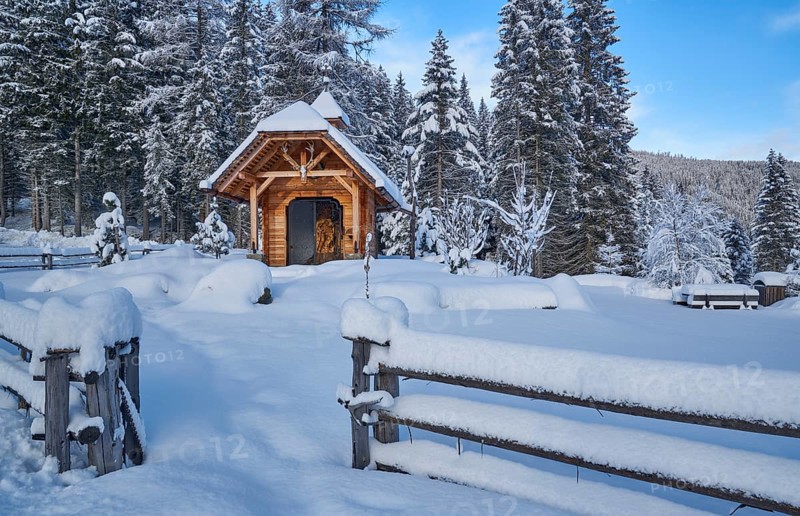 Hubertus Chapel deep in snow