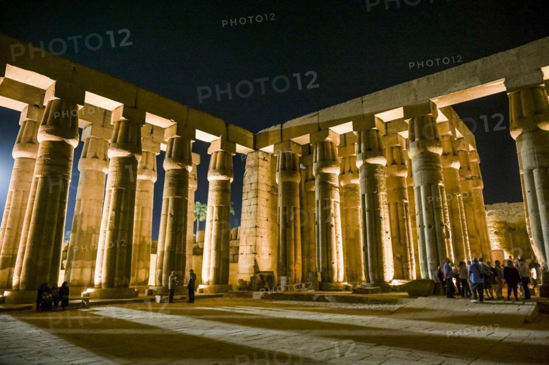 Pronaos portico