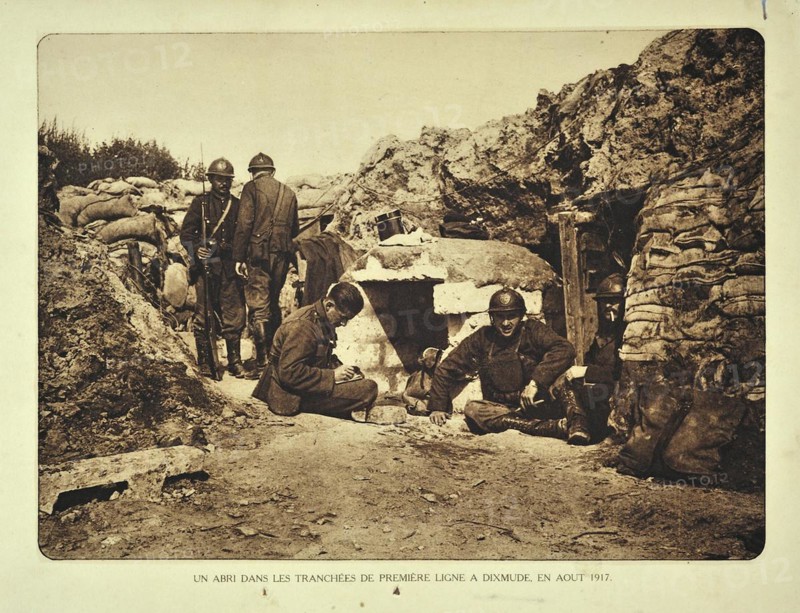 Soldiers at shelter in trench at Diksmuide in Flanders during the First World War