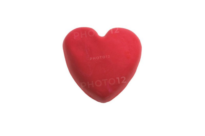 Cracked fondant icing heart