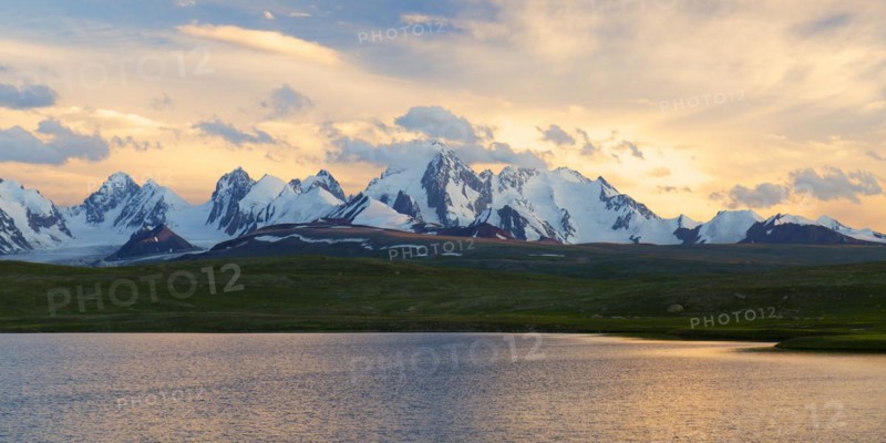 Sunset over Dream Lake and Kizil-Asker glacier