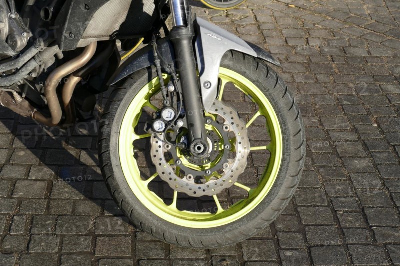 Gear shift or hub shift on a bicycle