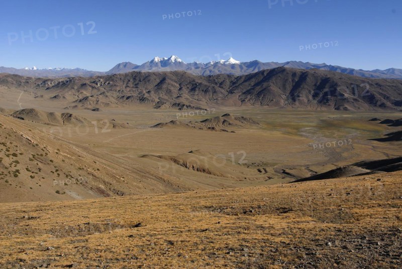 Snow-capped mountain peaks of the main Himalayan ridge near Peilko Tso Lake