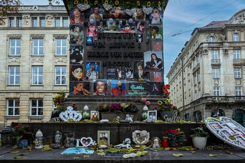 Memorial of Michael Jackson at the monument of Orlando di Lasso