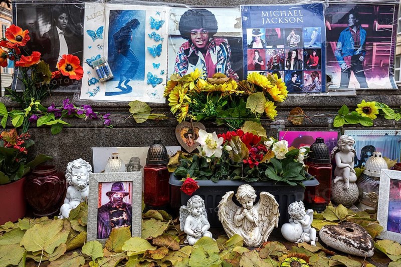 Memorial of Michael Jackson at the monument of Orlando di Lasso
