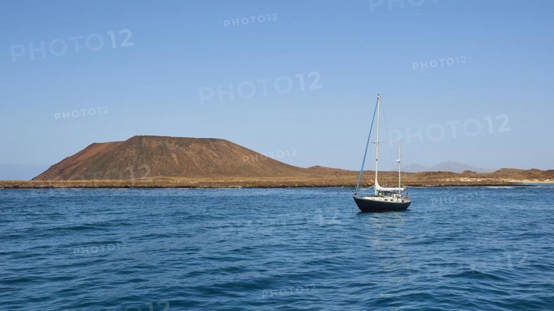 Sailing boat