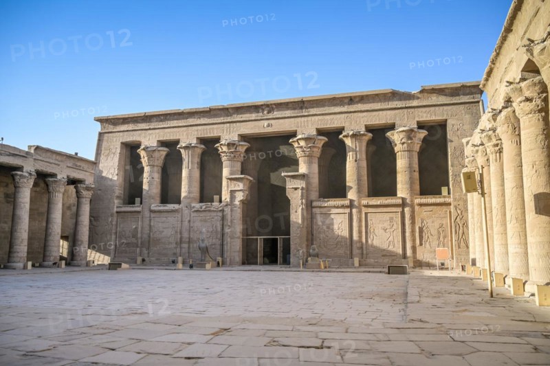1st courtyard