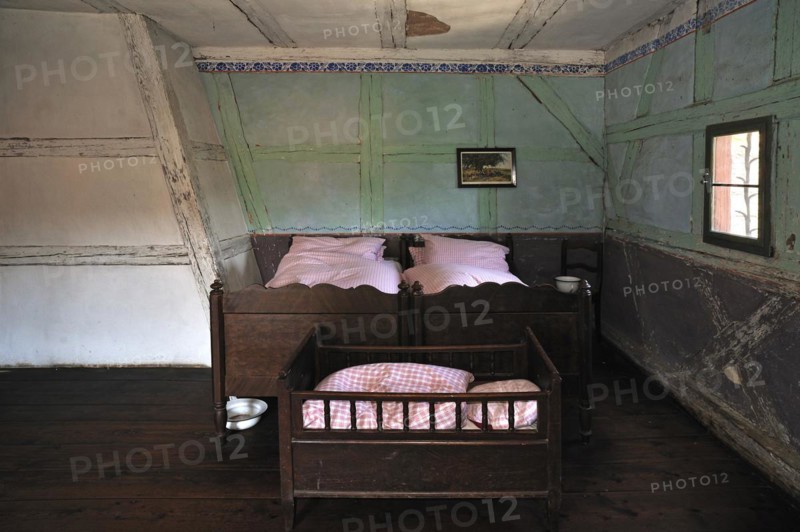 Bedroom with cot on the upper floor around 1860 in the farmhouse from Seubersdorf Mittelfr
