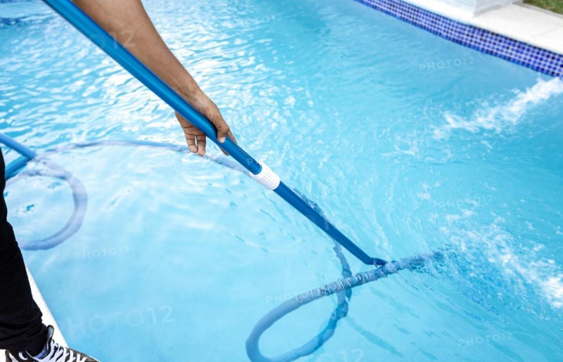 Pool maintenance and cleaning with vacuum hose