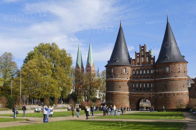 Tourists in front of the Holsten Gate