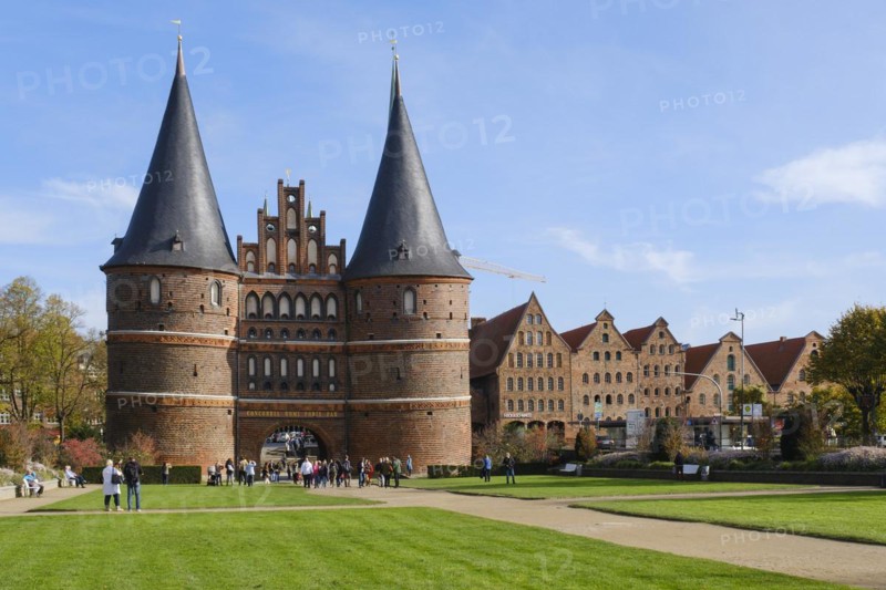 Tourists in front of the Holsten Gate