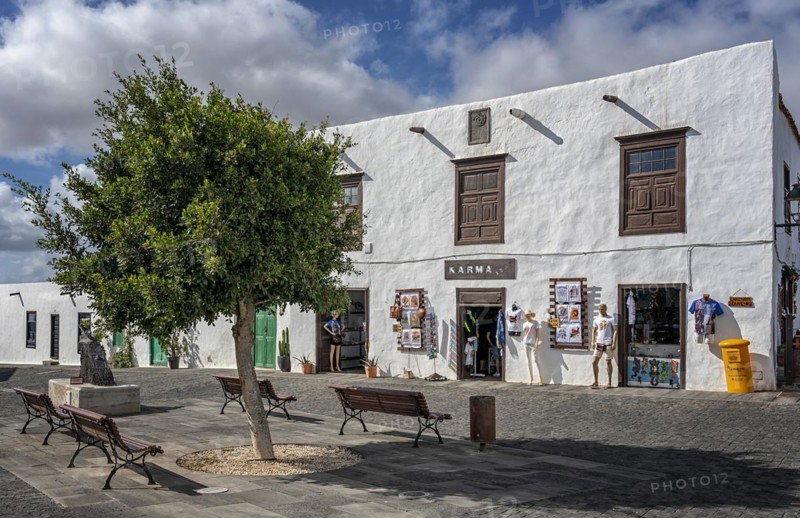 Sunday market and old town of Teguise