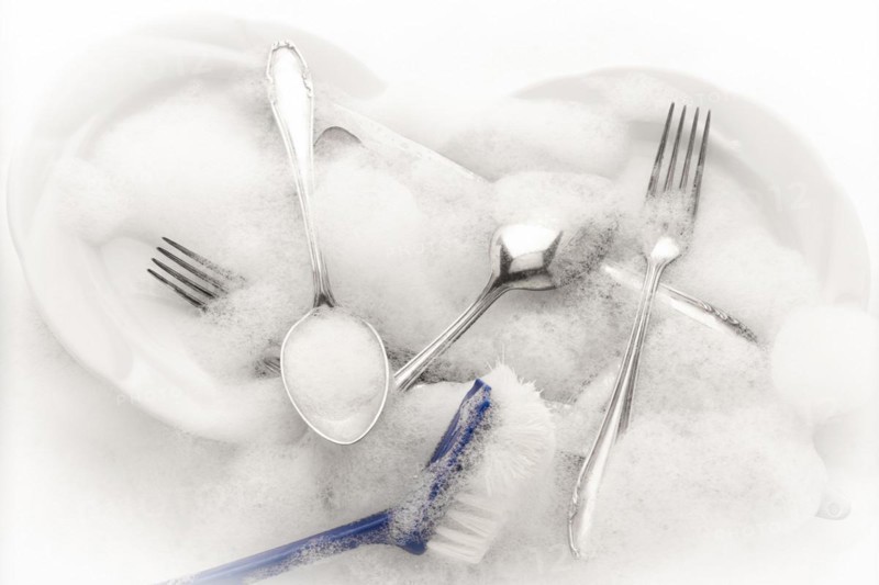 Freshly washed dishes
